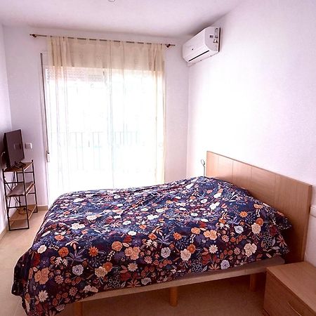 אלמרימר Luxurious Spacious Three Bedroom Apartment On Beachfront מראה חיצוני תמונה