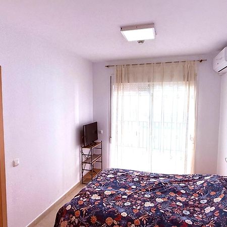 אלמרימר Luxurious Spacious Three Bedroom Apartment On Beachfront מראה חיצוני תמונה