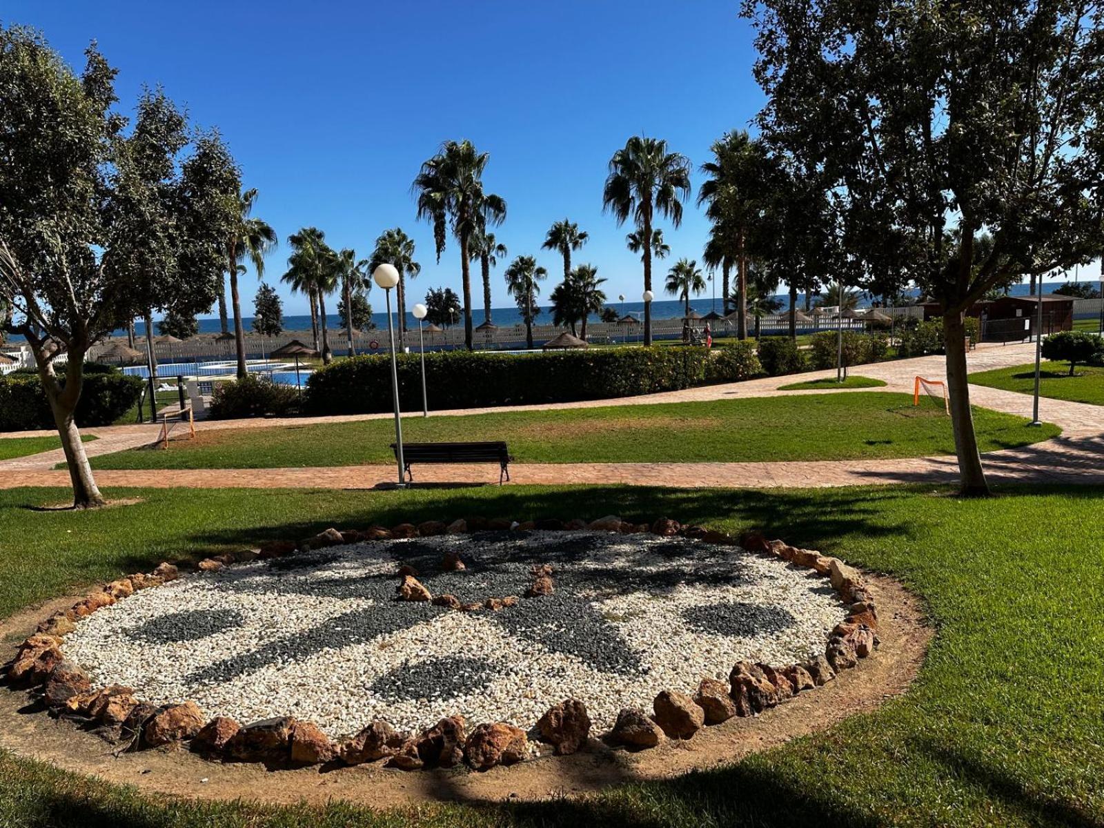 אלמרימר Luxurious Spacious Three Bedroom Apartment On Beachfront מראה חיצוני תמונה