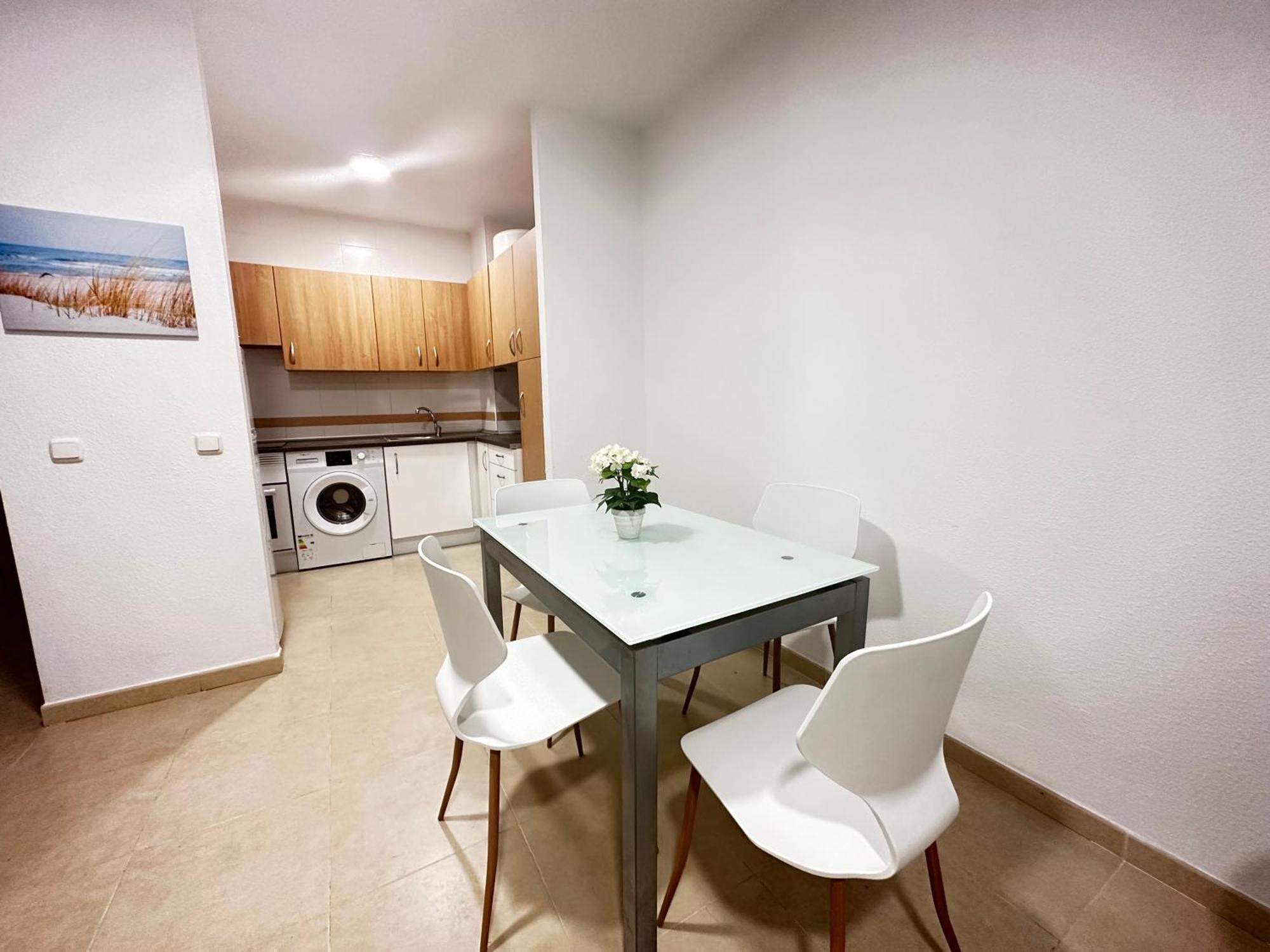 אלמרימר Luxurious Spacious Three Bedroom Apartment On Beachfront מראה חיצוני תמונה